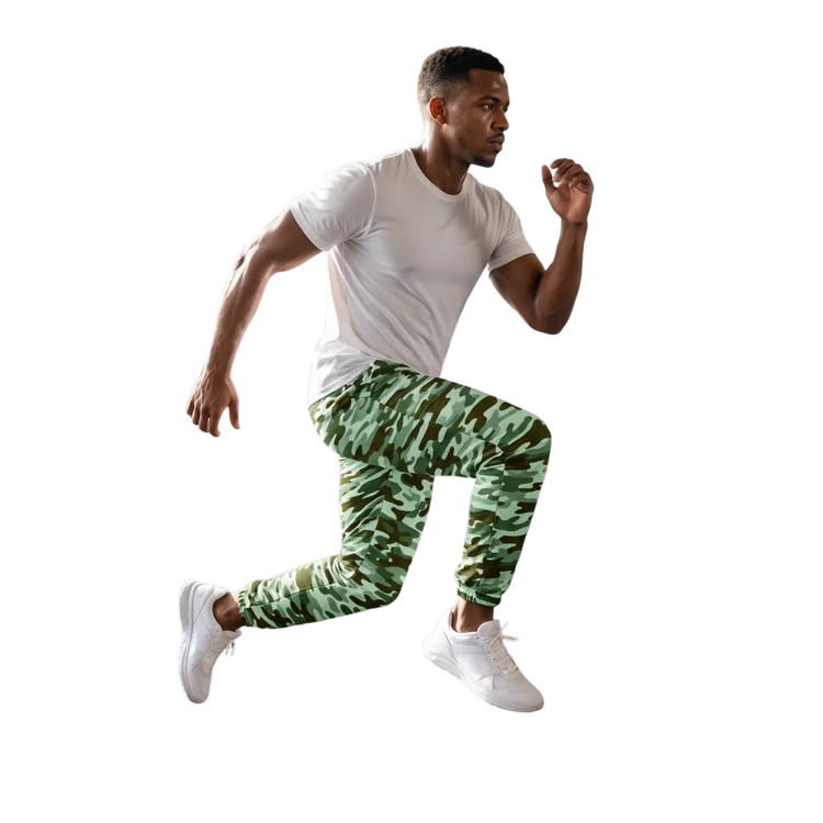 Grüne Camouflage Unisex Trainingshose von BUYATHOME24, wasserabweisend, sportlich, für Damen und Herren, in XS bis 3XL.
