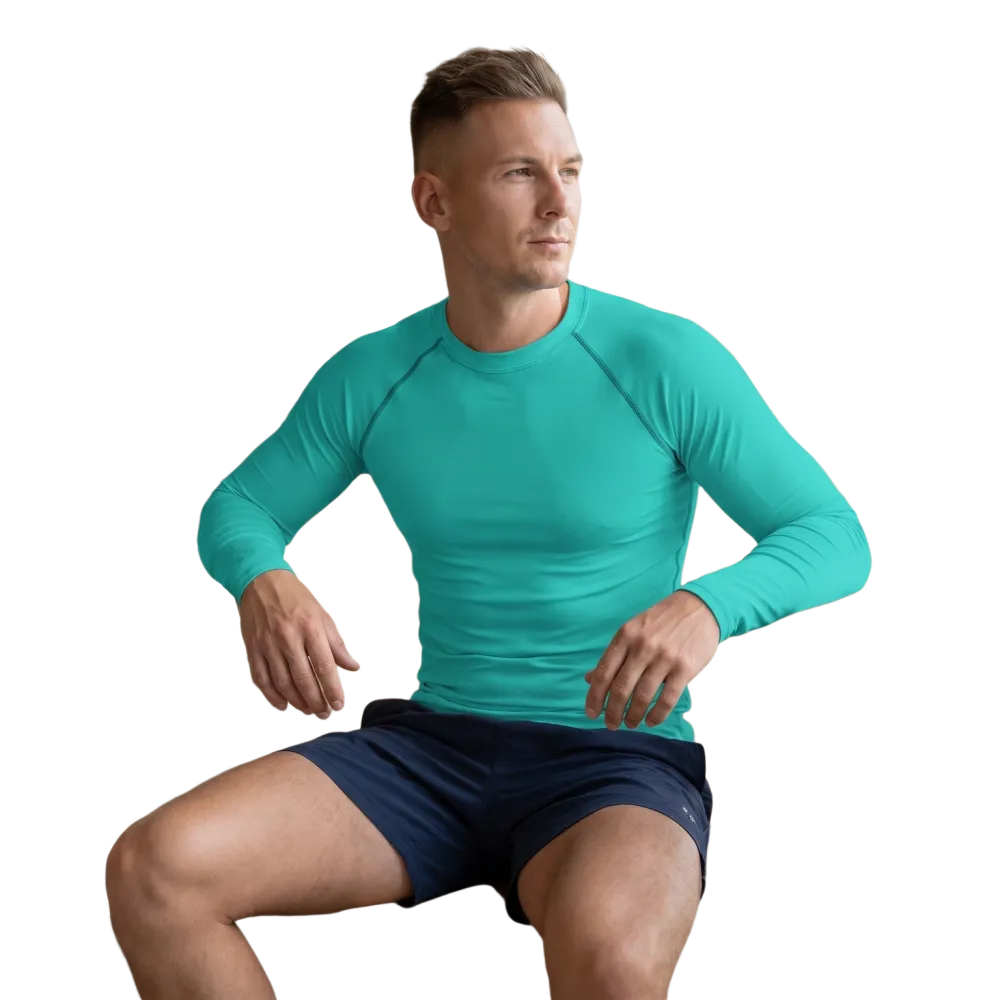 Hellblaues, langärmeliges Wassersportshirt für Herren von BUYATHOME24 mit UV-Schutz, erhältlich in XS bis 3XL