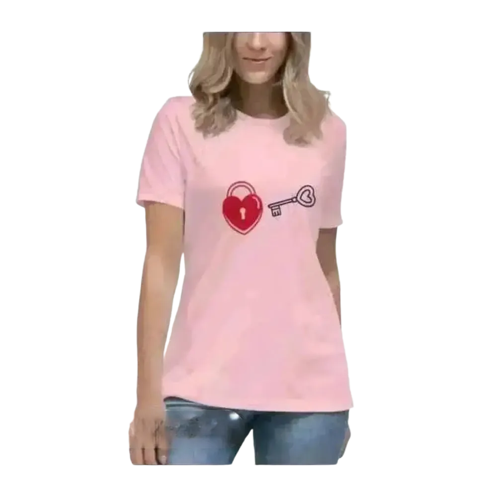 Rundes Damen T-Shirt mit Hochzeit-Grafik, Baumwolle, pink, in Größen S bis 3XL, stilvoll und bequem von BUYATHOME24.