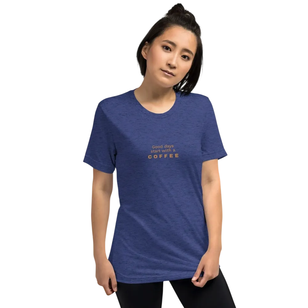 Damen T-Shirt mit Kaffee Spruch, unisex Tri-Blend, dunkelblau, bequem, für Damen, in XS bis 4XL, von BUYATHOME24
