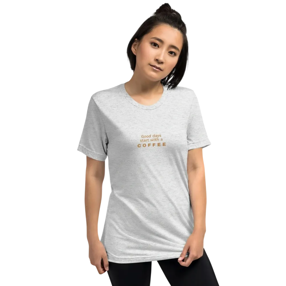 Weißes Damen T-Shirt mit Kaffee Spruch Grafik, unisex Tri-Blend Material, bequemes Basic-Shirt in XS bis 4XL.