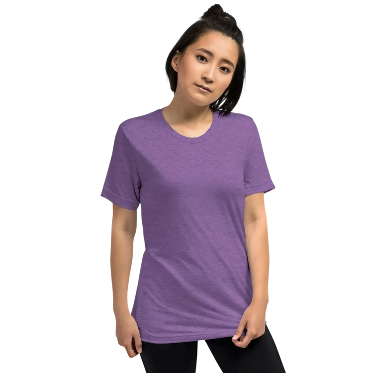 Lila Damen T-Shirt mit Kaffee Spruch Grafik, unisex Tri-Blend Material, bequemes Basic Shirt von BUYATHOME24.