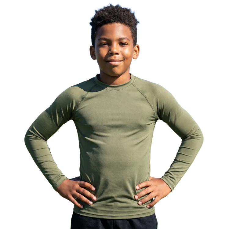 Kinder Langarm Sportshirt mit UV-Schutz 50+ von BUYATHOME24, blaue Farbe, geeignet für Kinder 134-170 cm, angenehm getragen.
