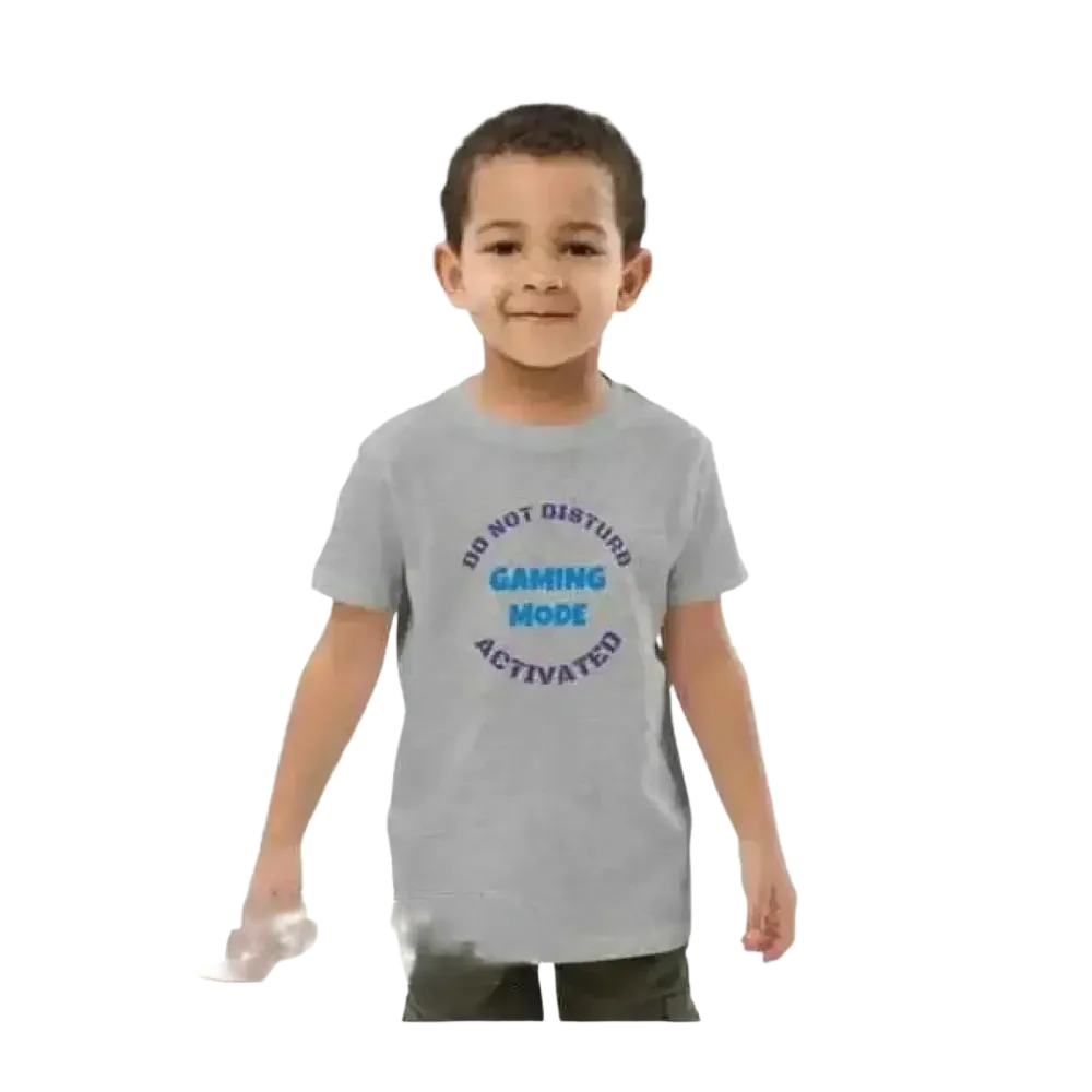 Grafik Unisex T-Shirt für Kinder von 3 bis 14 Jahre aus Baumwolle, mit buntem Motiv, getragen von einem Jungen.
