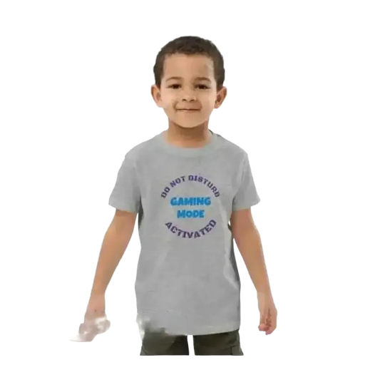 Grafik Unisex T-Shirt für Kinder von 3 bis 14 Jahre aus Baumwolle, mit buntem Motiv, getragen von einem Jungen.