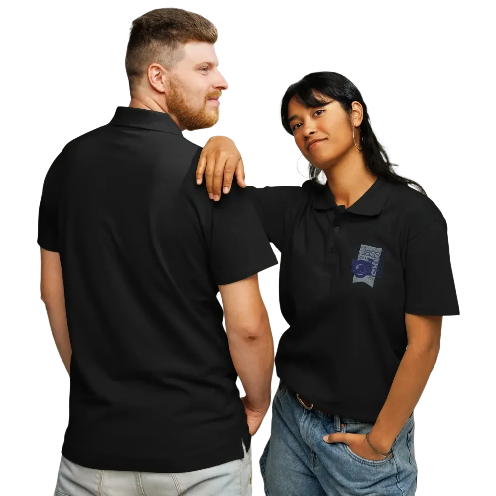 Unisex Polyester Poloshirt von BUYATHOME24 in Schwarz, klassisches Design, bestickt, mit dicker Piqué-Struktur, vorne und hinten.