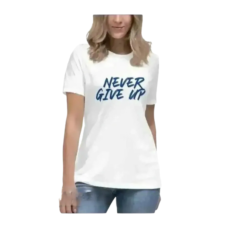 Weißes Baumwoll-Grafik Damen T-Shirt von BUYATHOME24, kurzärmelig, Rundhals, in S bis 3XL, für stilbewusste Frauen.