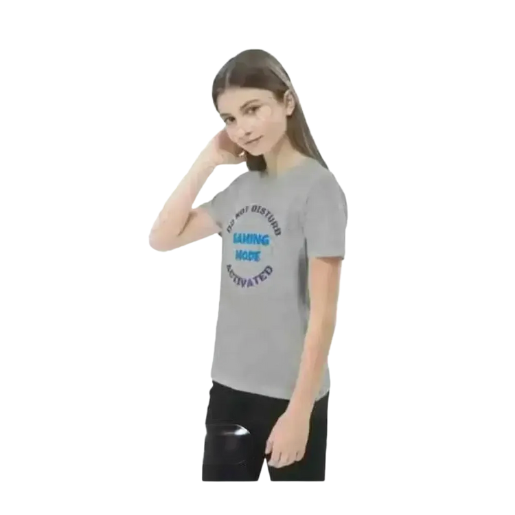 Grafik Unisex T-Shirt für Kinder von BUYATHOME24, Baumwolle, Mädchen trägt das bunte T-Shirt für 3-14 Jahre.