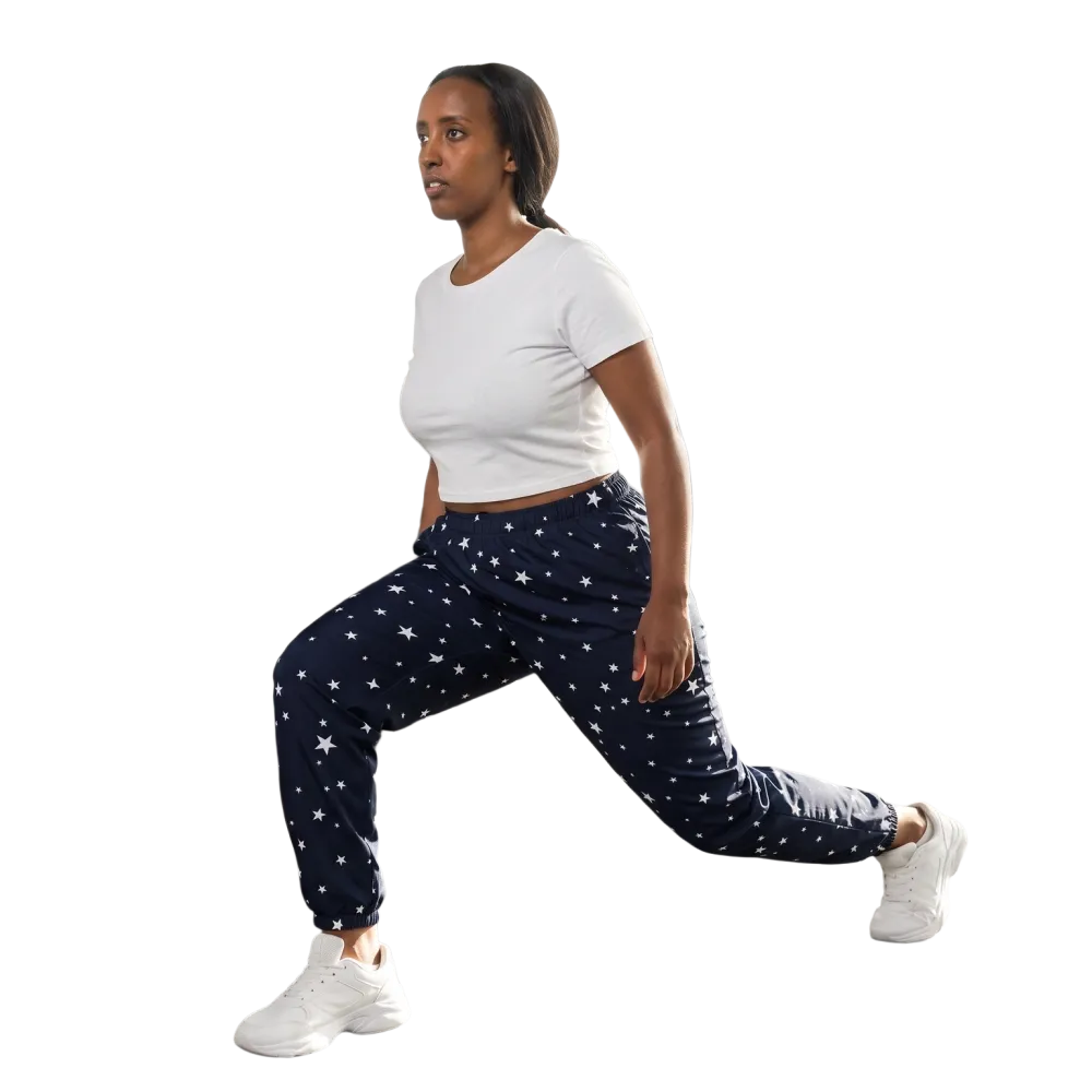 Unisex Trainingshose mit Sternenmuster, Polyester mit Mesh-Futter, in XS bis 3XL, bequeme Sporthose für Damen und Herren.