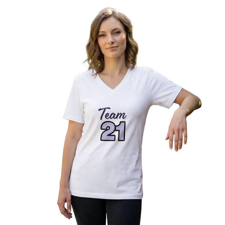 Unisex V-Ausschnitt T-Shirt von BUYATHOME24, Baumwolle, grafisches Design, in den Größen S bis 2XL, bequem und modisch.