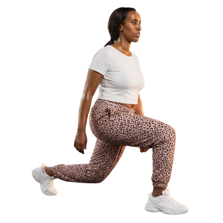 Wasserabweisende Polyester-Trainingshose von BUYATHOME24, sportlich, bequem, in XS bis 3XL, ideal für sportliche Aktivitäten.