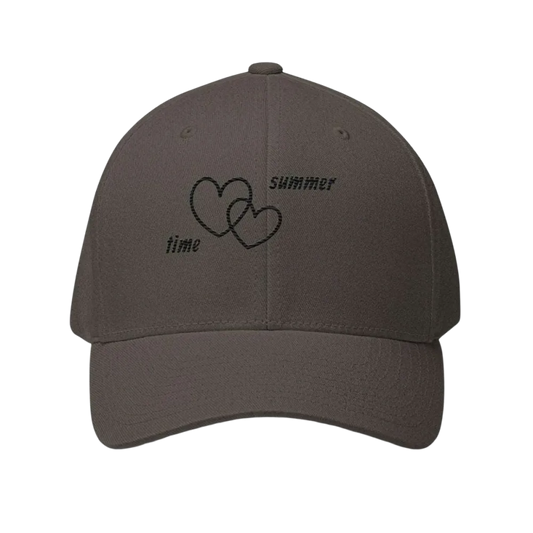 Unisex Baseball Cap aus Stretchmaterial, 54-60 cm Umfang, bequem und flexibel, von BUYATHOME24, auf dem Kopf getragen.