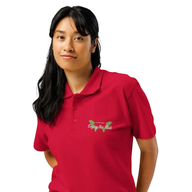 Unisex Poloshirt von BUYATHOME24 in Rot, mit Knopfleiste, geripptem Kragen und Stickerei, Freizeitkleidung, vorne links sichtbar