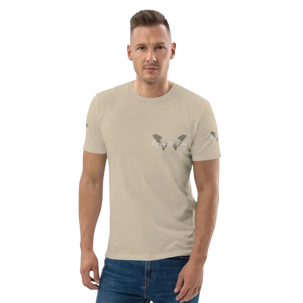 Unisex Bio-Baumwolle T-Shirt mit Grafik-Design im Biker-Stil, in Desert Dust Farbe, Frontansicht, Größen S bis 5XL.