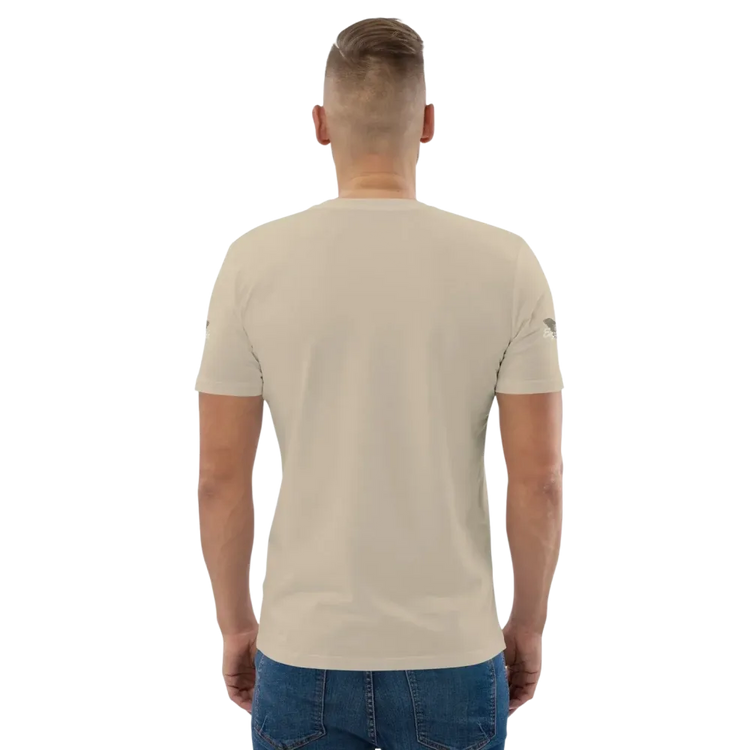 Unisex Bio-Baumwolle T-Shirt mit Biker-Grafik in Desert Dust, Rückseite, bequem und stilvoll, für Freizeit und Alltag.