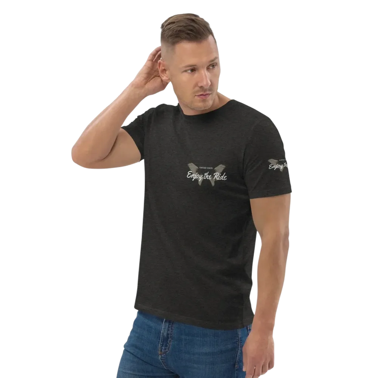 Unisex Bio-Baumwolle T-Shirt im Biker-Stil in Dunkelgrau, links vorne, bequemes Freizeit-Shirt für Männer und Frauen.