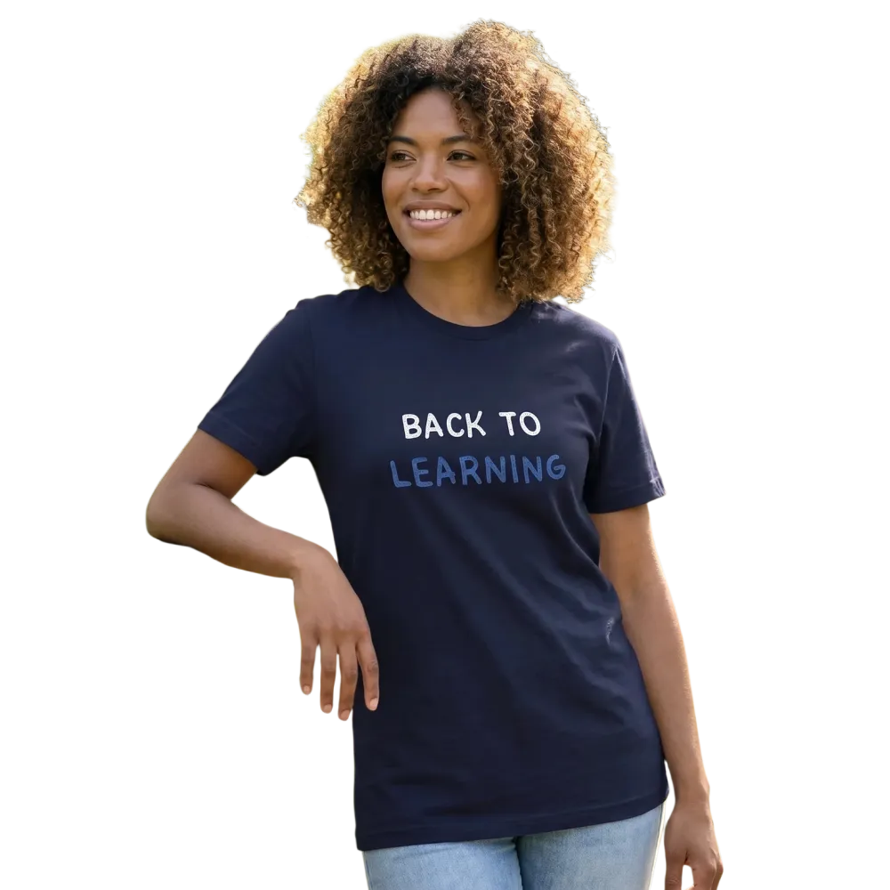 Graues Damen Kurzarmshirt mit Rundhalsausschnitt und grafischem Design aus Baumwolle, erhältlich in den Größen S bis 3XL.