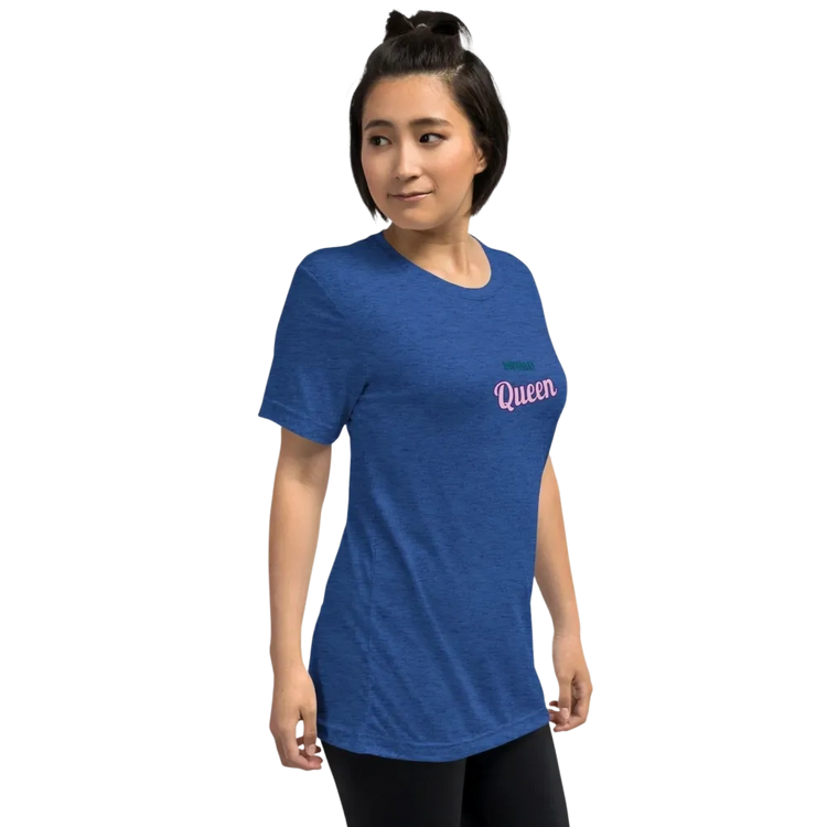 Unisex Vintage Look T-Shirt von BUYATHOME24 in True Royal, Vorderseite, Damen T-Shirt, bequemes Tri-Blend Material, Geburtstagsgeschenk