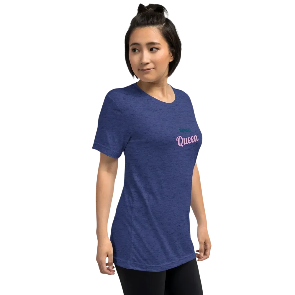 Navyfarbenes Damen T-Shirt im Vintage Look von BUYATHOME24, Unisex-Design, vorne rechts sichtbar, bequemes Tri-Blend Material.