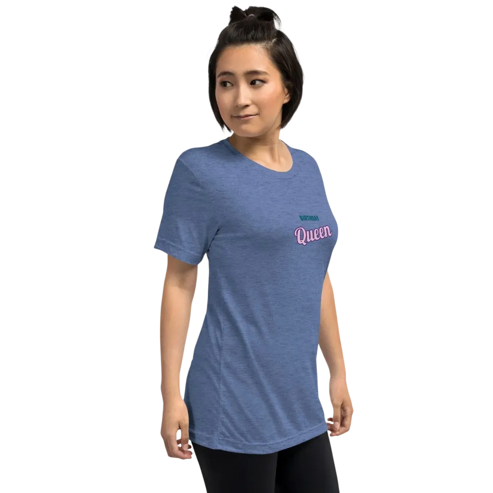 Unisex Vintage-Design T-Shirt in Blau, Damen T-Shirt von BUYATHOME24, Vorderansicht, bequemes Triblend-Material, für Damen und Herren