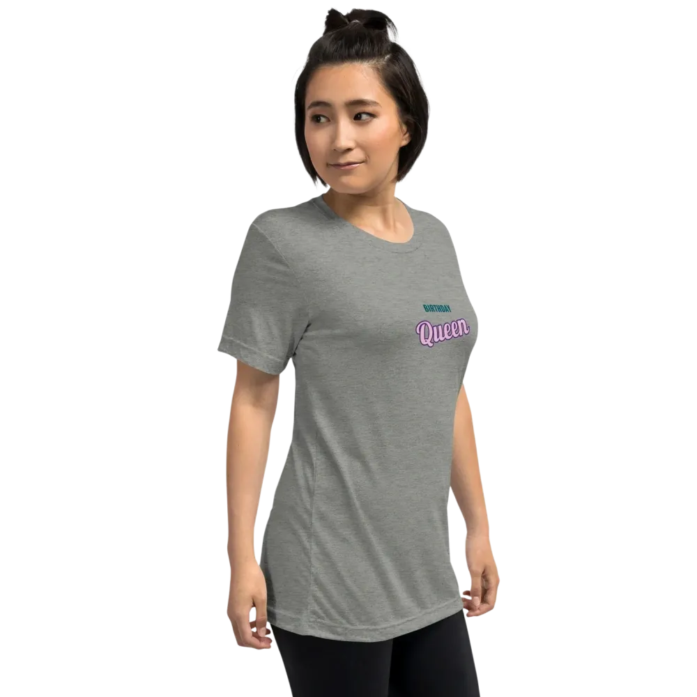 Unisex Vintage-Look T-Shirt in Grau von BUYATHOME24, Damen T-Shirt, rechte Vorderseite, bequemes Triblend-Design