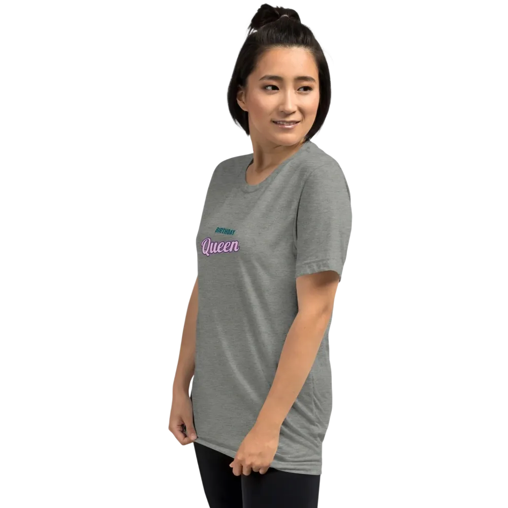 Unisex Vintage Look T-Shirt in Grau von BUYATHOME24, Damen T-Shirt, links vorne Ansicht, bequemer Tri-Blend Stoff, Geburtstag Geschenk