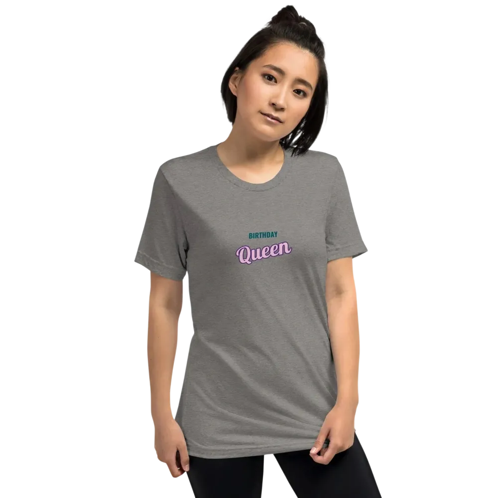 Unisex Vintage Look T-Shirt von BUYATHOME24 in Grau, Damen T-Shirt, Geburtstagsgeschenk, Frontansicht, bequemes Tri-Blend Material.