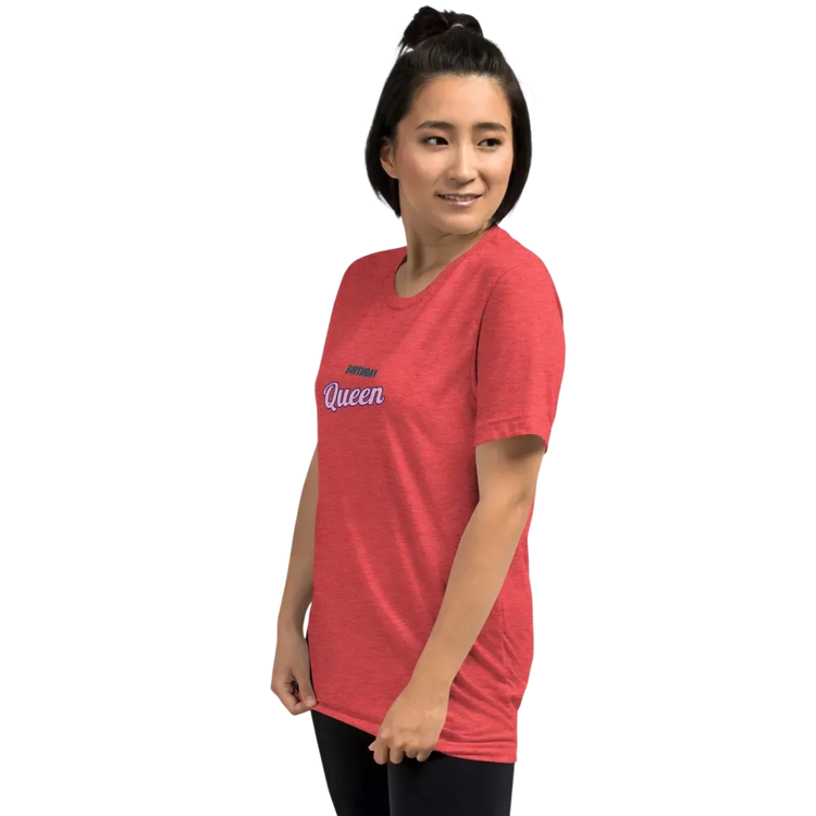 Vintage Look Damen T-Shirt im Unisex-Design in Rot, mit Queen Aufdruck, ideal als Geburtstagsgeschenk, aus Tri-Blend-Material