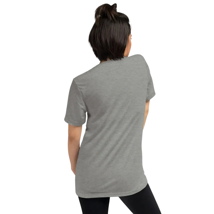 Vintage Look Damen T-Shirt von BUYATHOME24 in Grau, unisex Tri-Blend, mit Queen-Print, ideal als Geburtstagsgeschenk