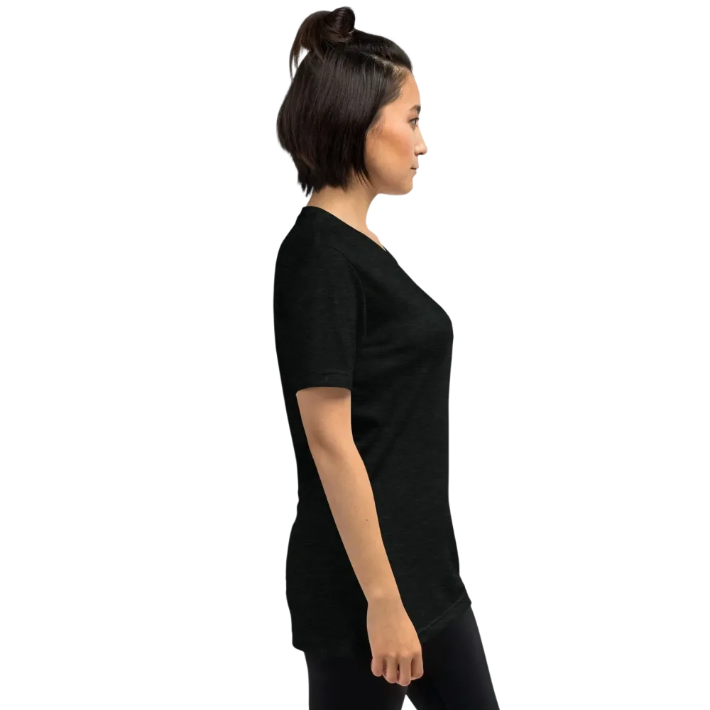 Unisex Vintage Look T-Shirt in Schwarz von BUYATHOME24, Damen T-Shirt mit Geburtstagsdesign, aus Tri-Blend-Material.