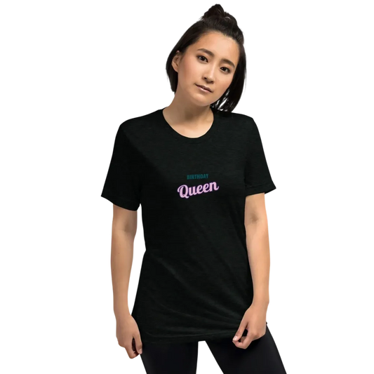Schwarzes Damen T-Shirt im Vintage-Look von BUYATHOME24, unisex Tri-Blend-Stoff, bequemes Shirt für Geburtstagsgeschenke