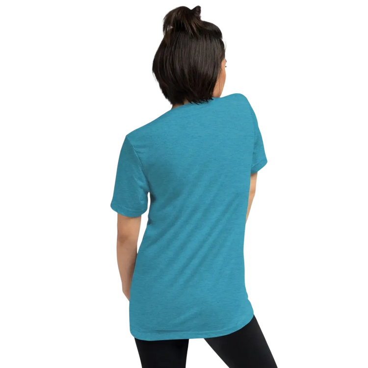 Unisex Vintage Look T-Shirt in Aqua, Damen T-Shirt von BUYATHOME24, mit Geburtstagsmotiv, Rückenansicht, weiches Tri-Blend Material