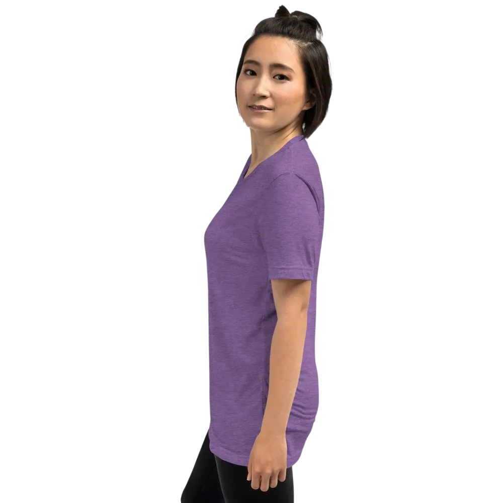 Unisex Vintage Look T-Shirt von BUYATHOME24 in Lila, Damen T-Shirt XS-4XL, mit schlichtem Design und weichem Tri-Blend-Material.