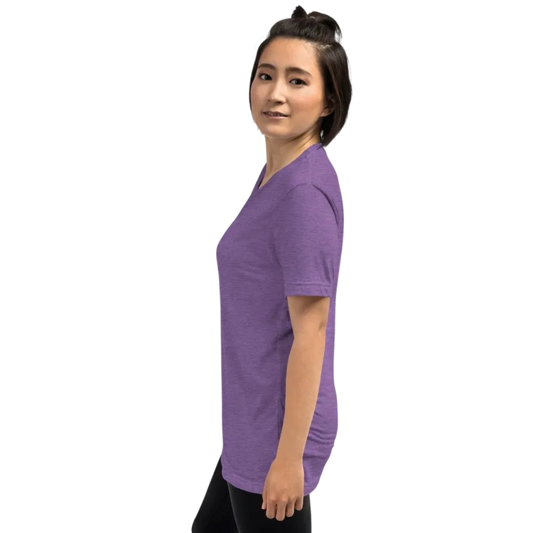Unisex Vintage Look T-Shirt von BUYATHOME24 in Lila, Damen T-Shirt XS-4XL, mit schlichtem Design und weichem Tri-Blend-Material.