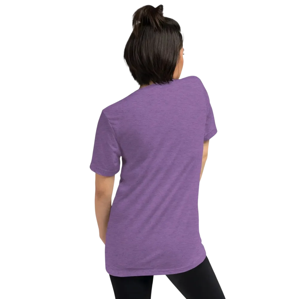 Unisex Vintage Look T-Shirt von BUYATHOME24 in Lila, Damen T-Shirt, Rückenansicht, bequemes Tri-Blend Material, Geburtstagsgeschenk