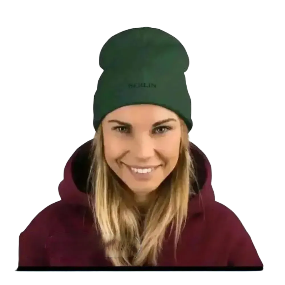 Dunkelgrüne Unisex Wintermütze aus Baumwolle und Acryl, Beanie 44-45 cm, für Herren und Damen, gestrickt.