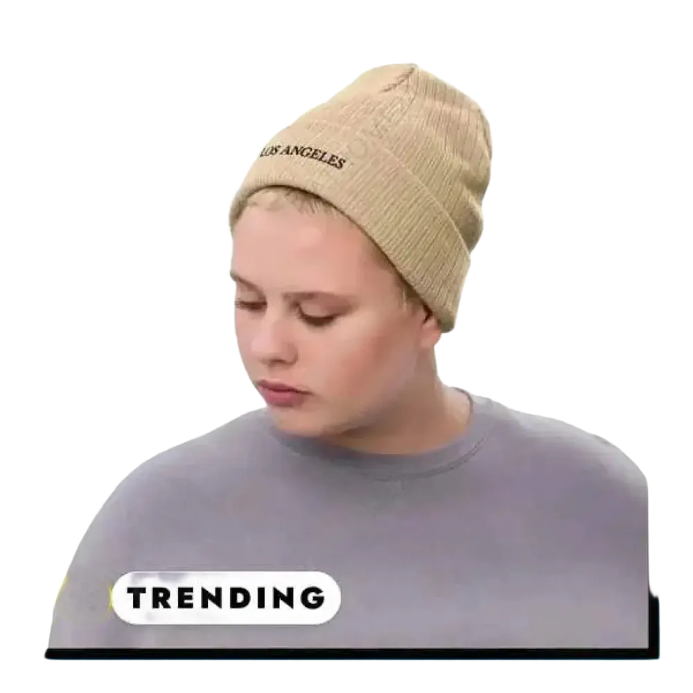 Zweilagige gestrickte Wintermütze für Herren und Damen, Beanie in Beige, passend für Kopfumfang 45-64 cm.